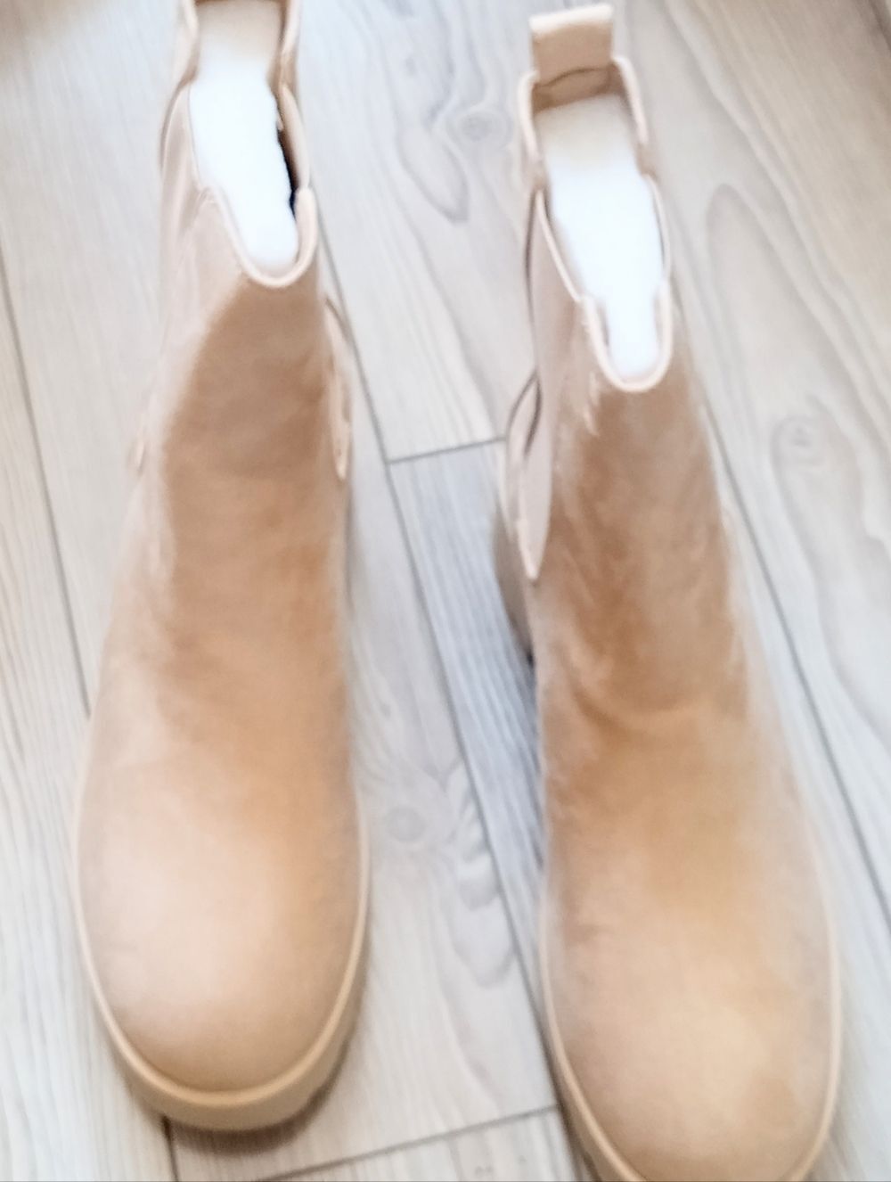 (C-4685) ZBY Women's Chelsea Boots Sz 7